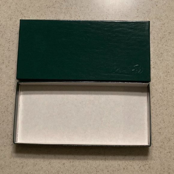 Marshall Fields Small Gift Boxes - Picture 6 of 13